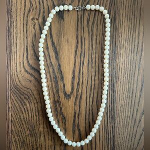 Elegant Cream Pearl Necklace